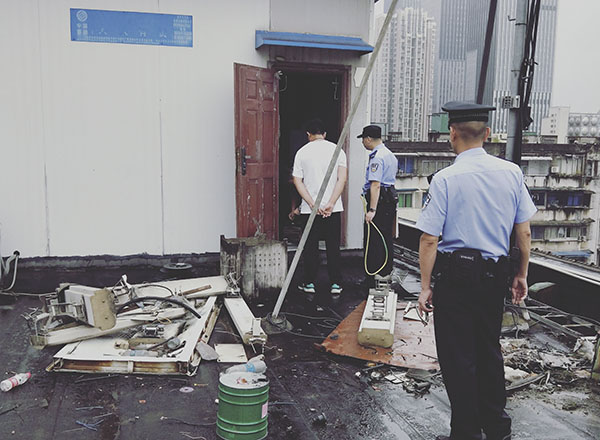 盜竊通訊基站現場 盜竊通訊基站現場